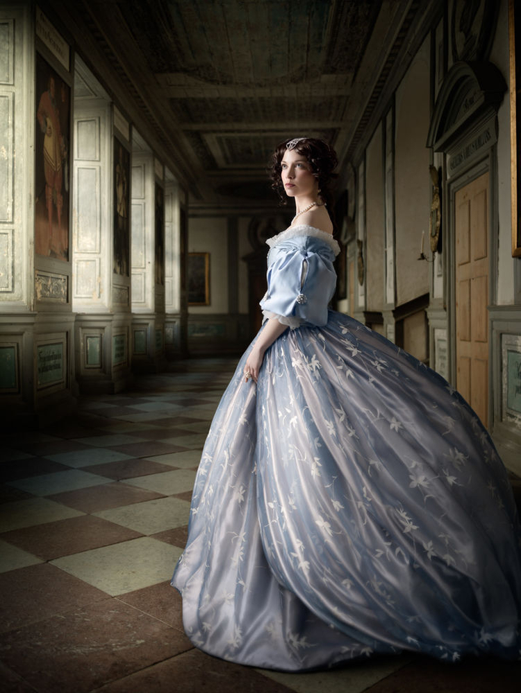 "The Portrait Hall", z cyklu "Frozen Tale", fot. Alexia Sinclair